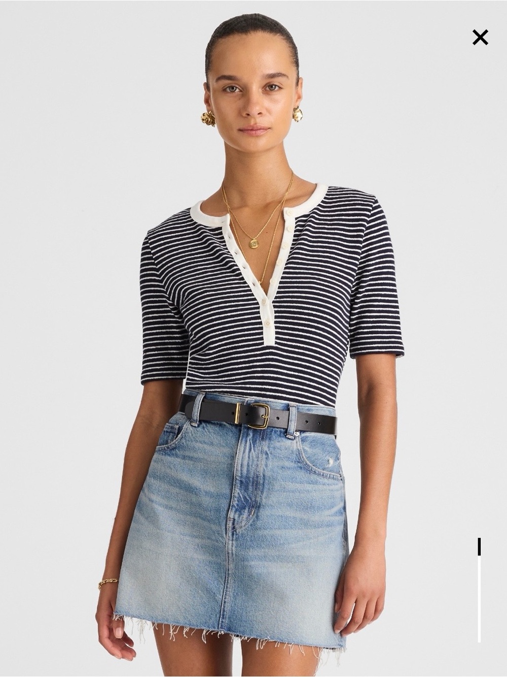 Like New- Madewell Raw Hem Denim Mini Skirt in Kelleyville Wash Size 27